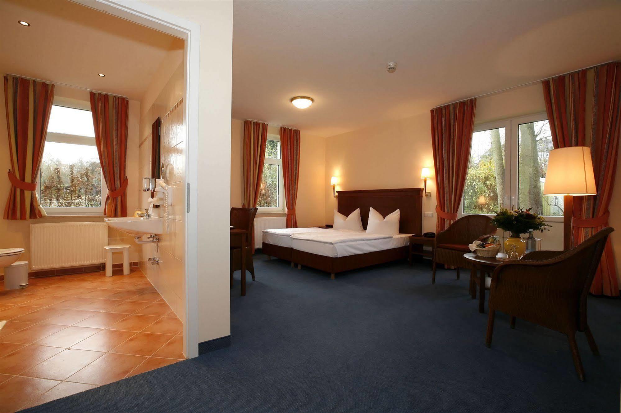 Seehotel Heidehof Klein Nemerow Εξωτερικό φωτογραφία