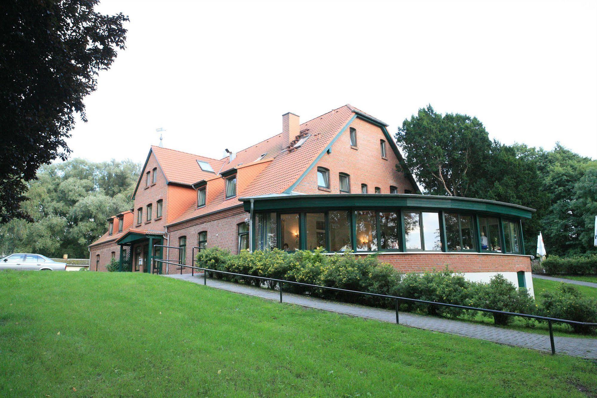 Seehotel Heidehof Klein Nemerow Εξωτερικό φωτογραφία